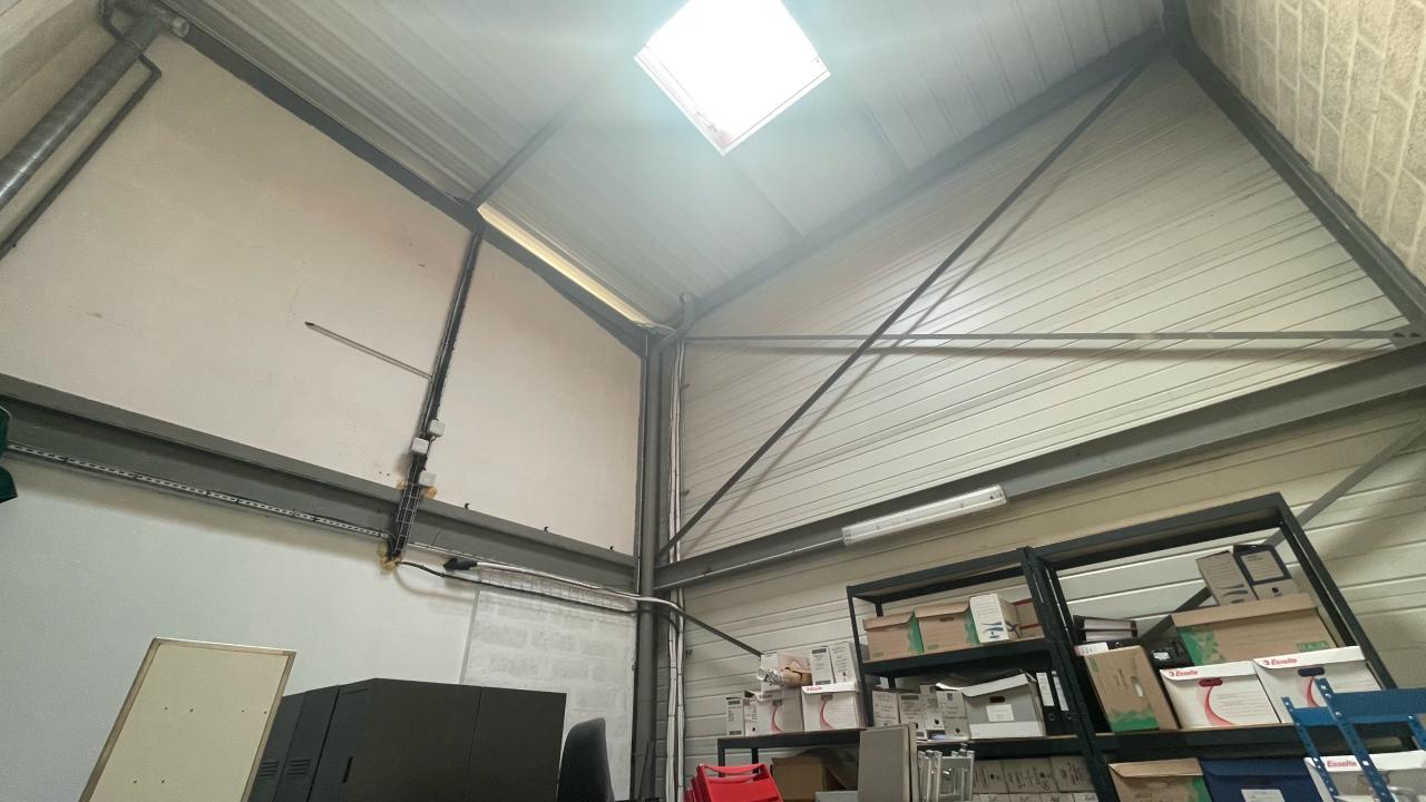 Local d'activité Les Essarts-le-Roi 162m² Vente local d'activité Les Essarts-le-Roi Yvelines OVACT2531211 2